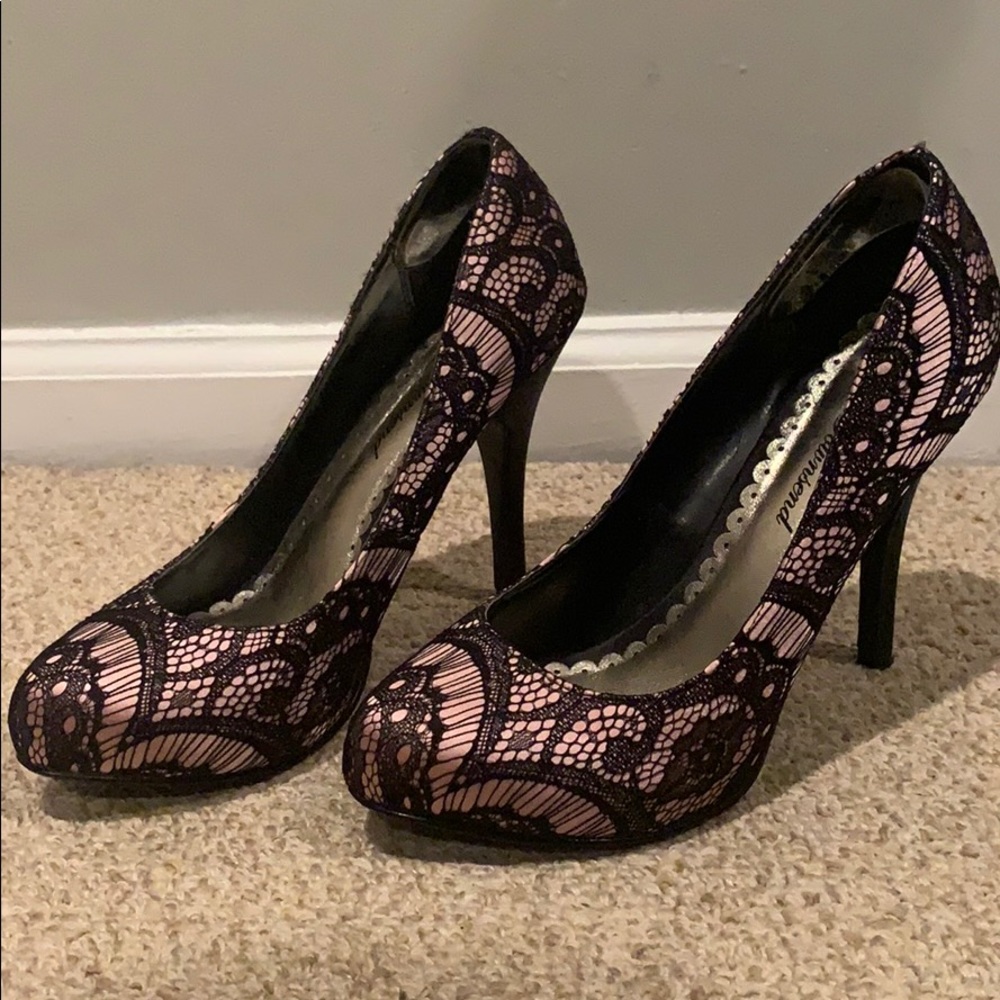 SOLD** Pink and black lace pumps